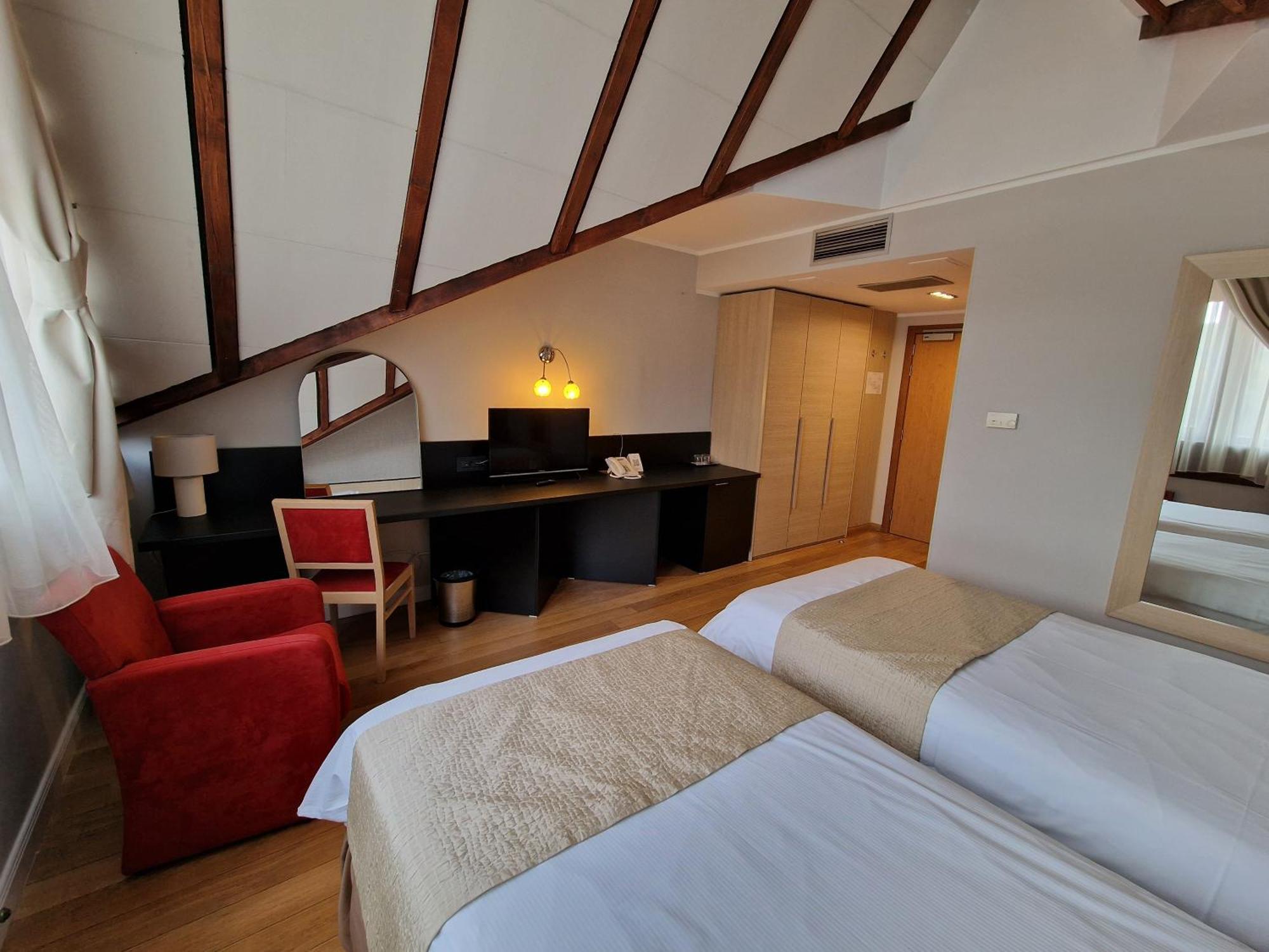 Hotel Sunny Hill Cluj-Napoca Exterior foto
