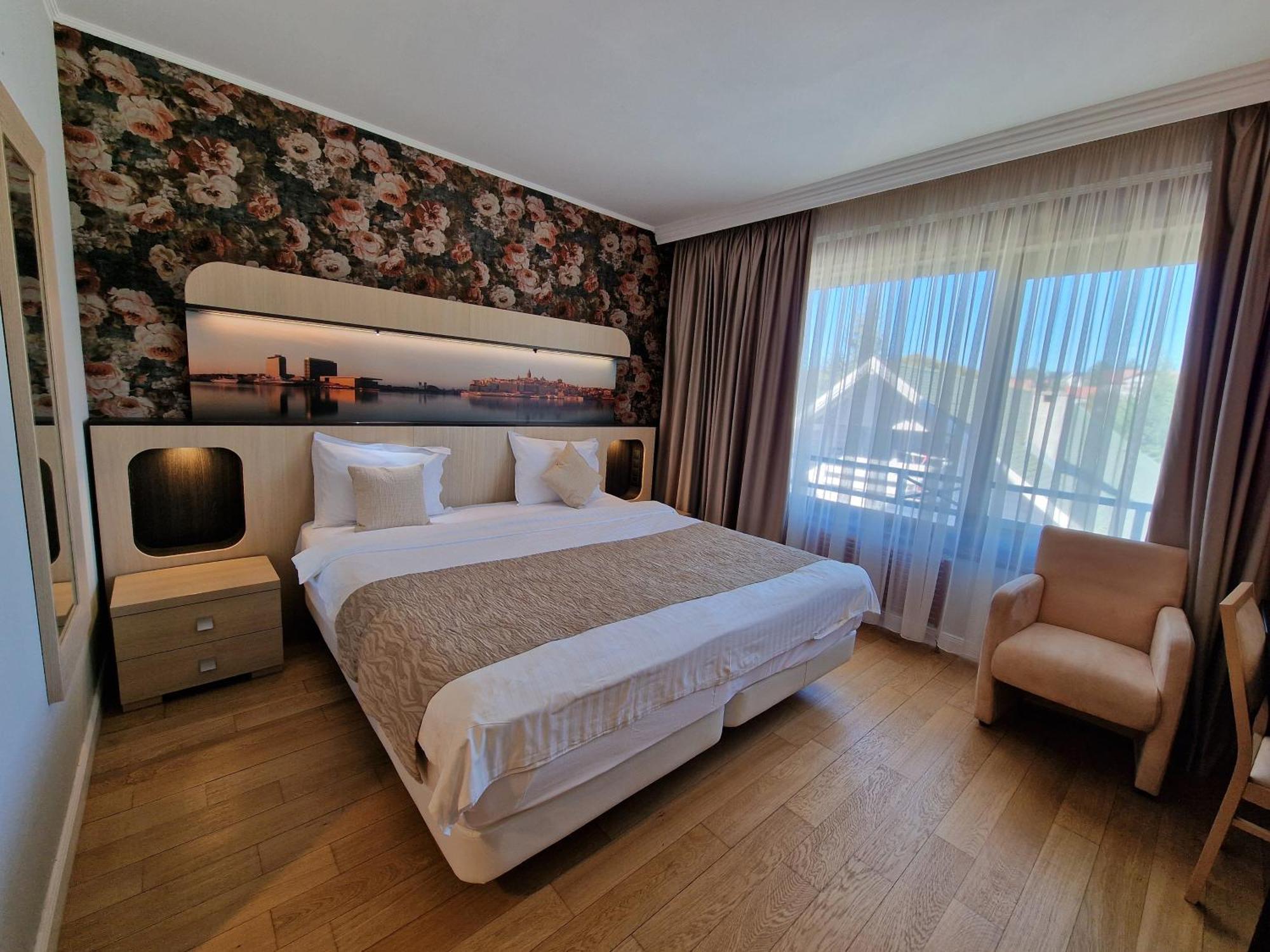 Hotel Sunny Hill Cluj-Napoca Exterior foto